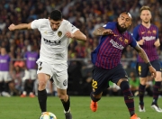 球友会足总杯抢七大战对决在即！AC米兰演练定位球，山东泰山密集防守应对的简单介绍