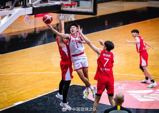 广西男篮大比分获胜，展现强大实力的简单介绍